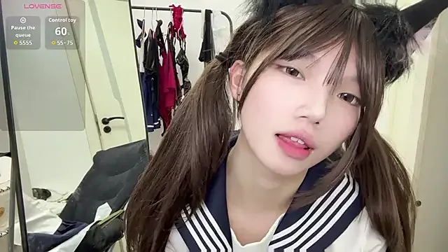 NA-KAREN-V8 – webcam model profile photo Image 15