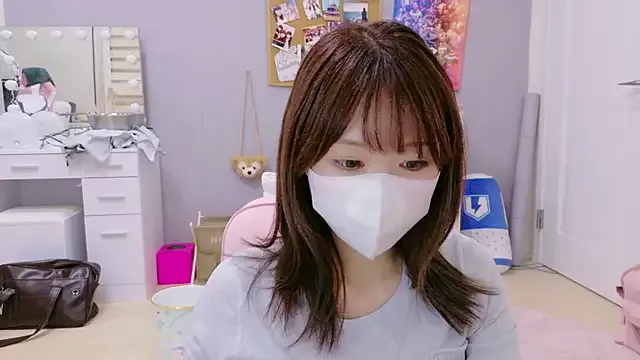 HugeBoobsAlice – webcam model profile photo Image 14