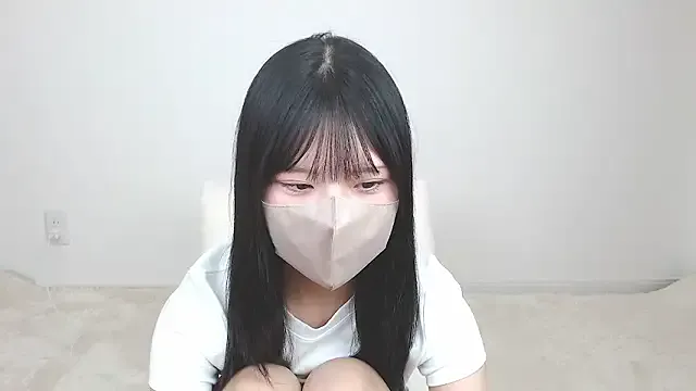 Yui-Ch – webcam model profile photo Image 9