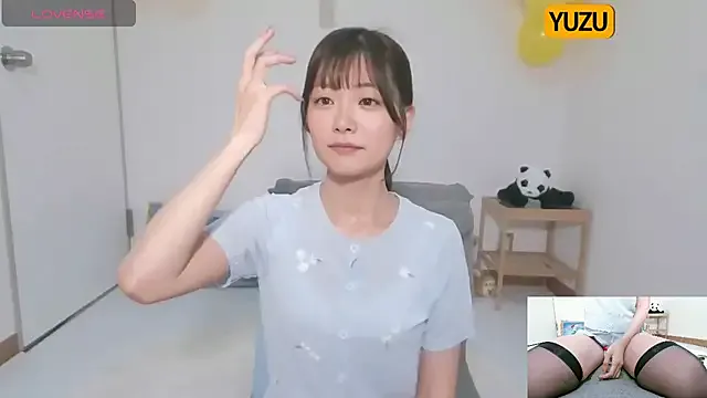 zui_lu – webcam model profile photo Image 19