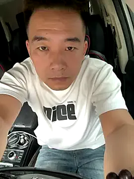 GouGou-111 – webcam model profile photo Image 18